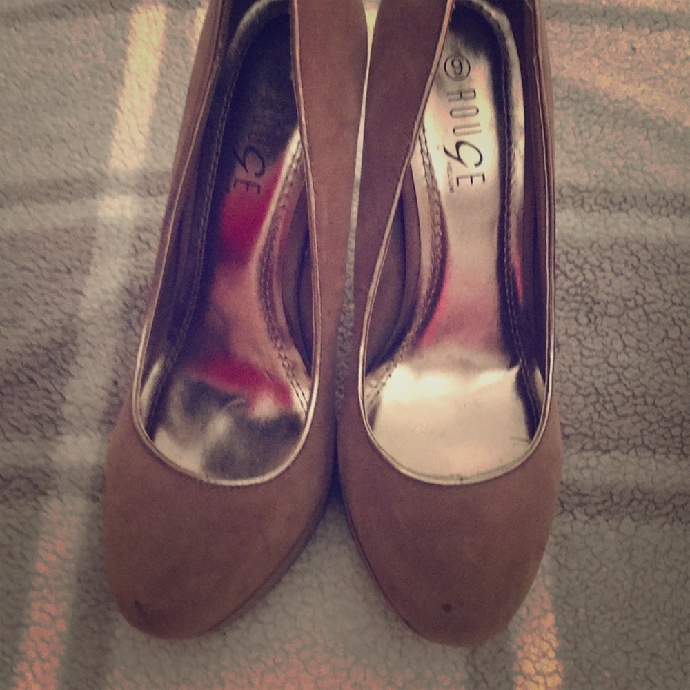 Woman heels size 9 in great condition!!!!!